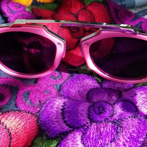 Pink Sunglasses - Picture 3 of 4